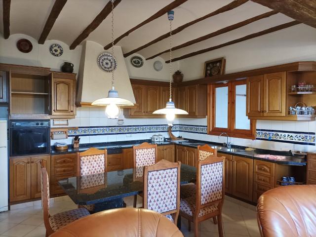Casa de pueblo en venta. ALBENTOSA