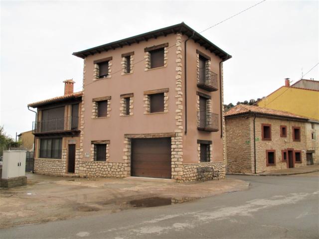 Casa de pueblo en venta. ALCOROCHES