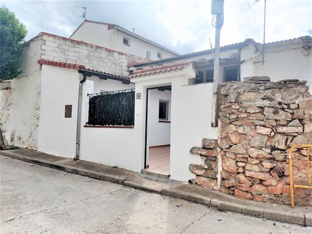 Casa de pueblo en venta. CAMAñAS