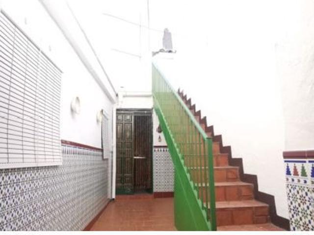 Casa de Pueblo en Venta en Arroyomolinos de León, Huelva