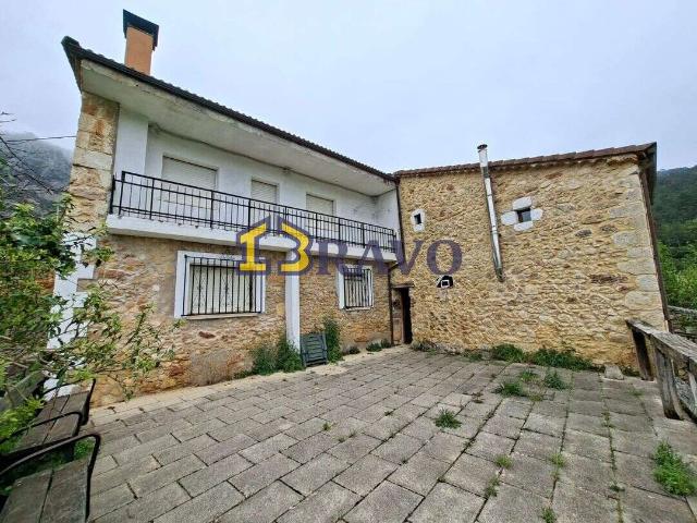 CASA DE PUEBLO EN VENTA EN MERINDAD DE VALDIVIELSO