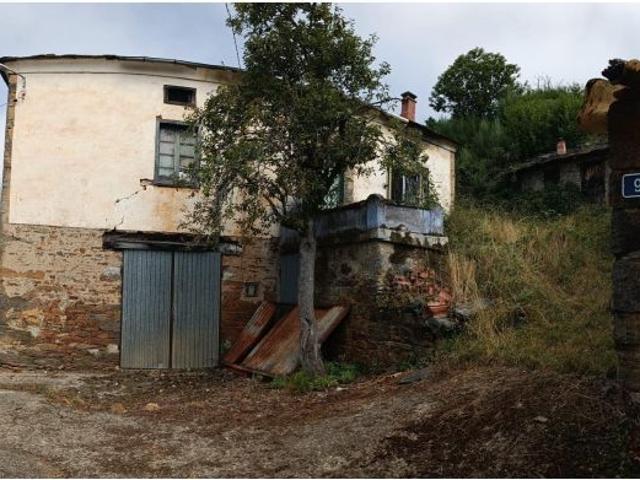 Casa de Pueblo en Venta en Pola de Allande, Asturias