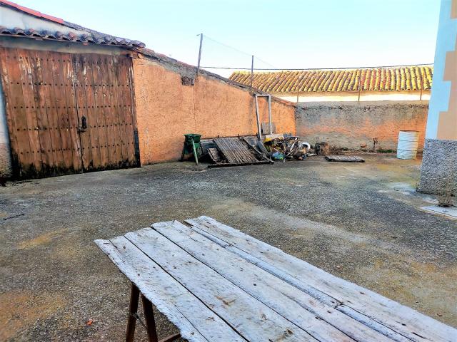 Casa de pueblo en venta. FUENTES CALIENTES