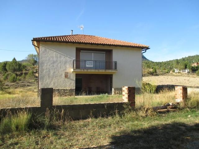 Casa de pueblo en venta. MANZANERA