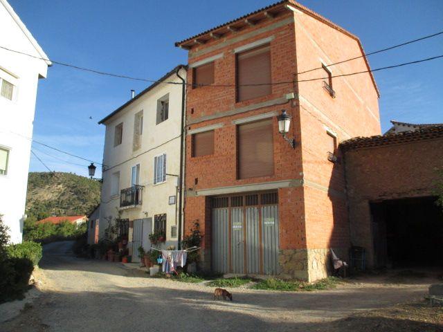 Casa de pueblo en venta. MANZANERA
