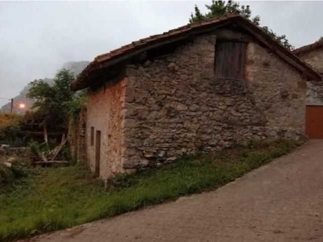 Casa de pueblo en venta. PONGA