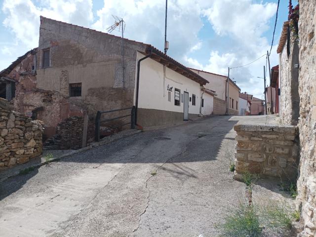 Casa de pueblo en venta. SALDóN