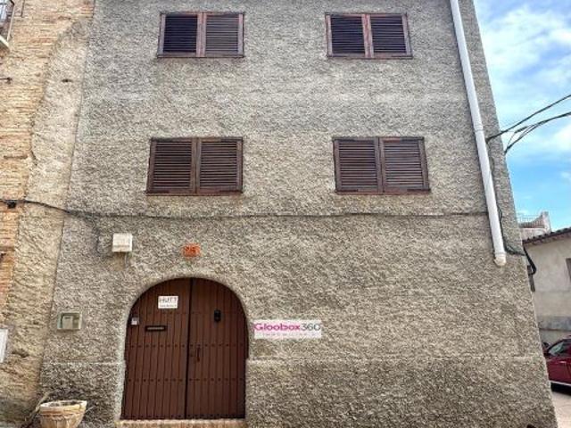 Casa de pueblo en Gratallops Priorat con licencia turística, garaje y terraza – 180 m2, 6 habitaci