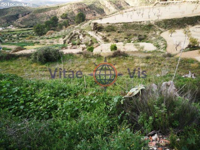 CASA DE PUEBLO EN LAS CANALES CON TERRENO A REFORMAR