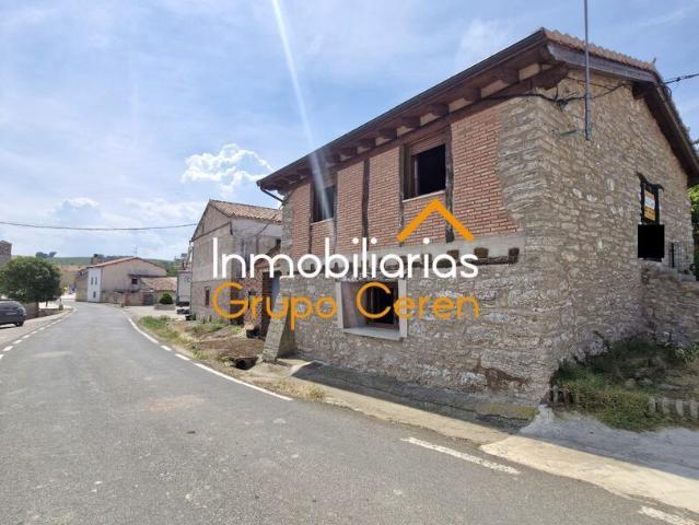 En Redecilla del Campo, tenemos este COQUETO PAJAR que podrás convertirlo en vivienda y transformarlo a tu gusto y estilo