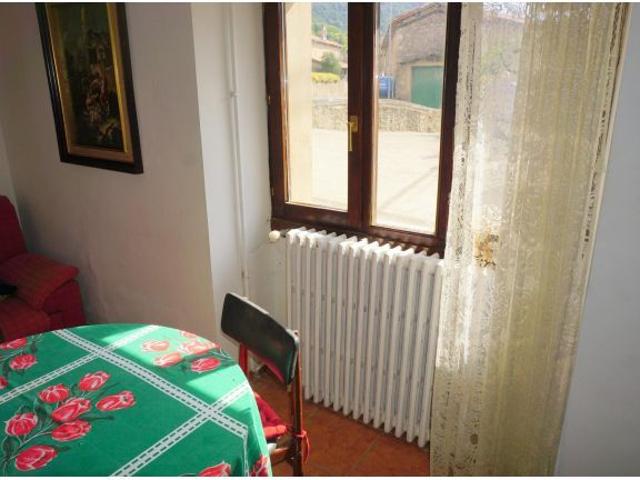 CASA DE PUEBLO PARA REFORMAR CON TERRENO CERCANO EN LARRAONA
