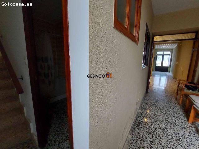 CASA DE PUEBLO PARA REFORMAR CON EXCELENTE PARCELA Y DOS ACCESOS!