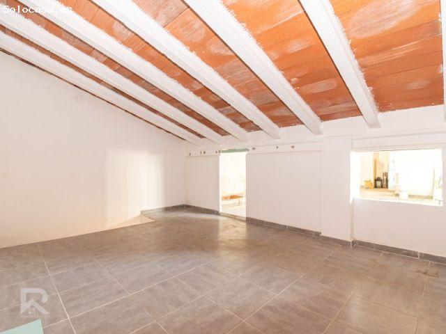CASA DE PUEBLO PARCIALMENTE REFORMADA