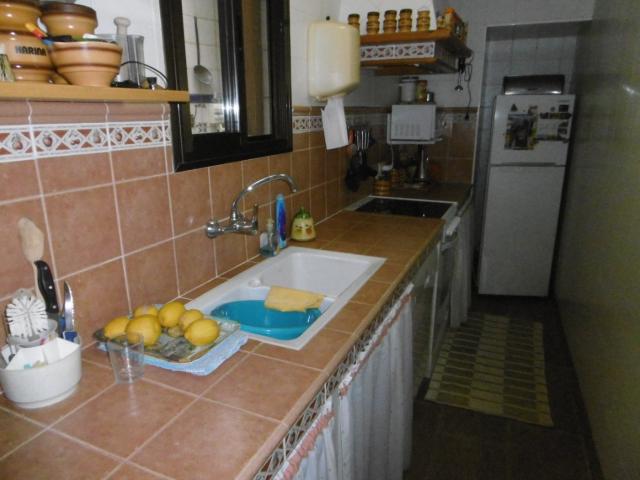 Casa de pueblo, reformada en su totalidad el 2005, apta para entrar a vivir