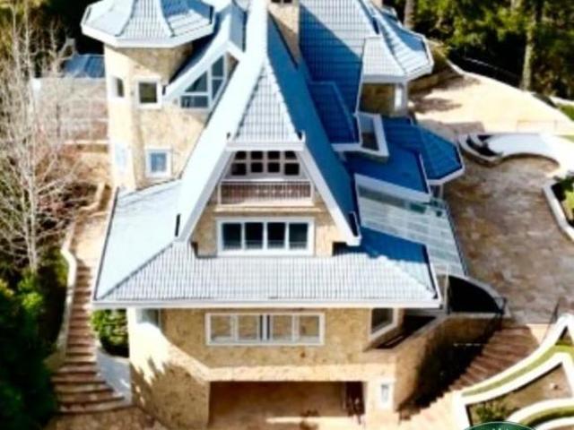 Casa de Pedra à venda em Campos do Jordão