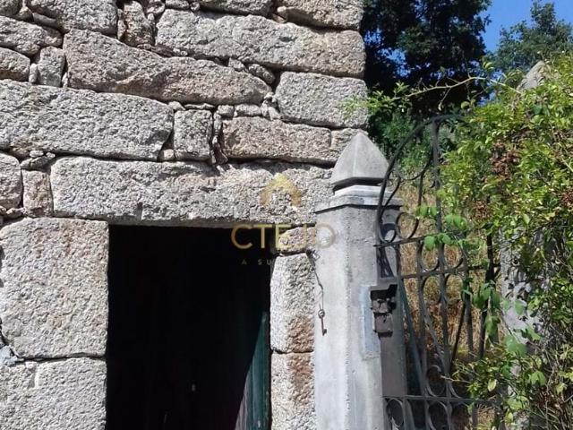 Casa de Pedra Loriga com 522m2