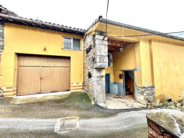 CASA DE PIEDRA CON CUADRA EN FELECHOSA
