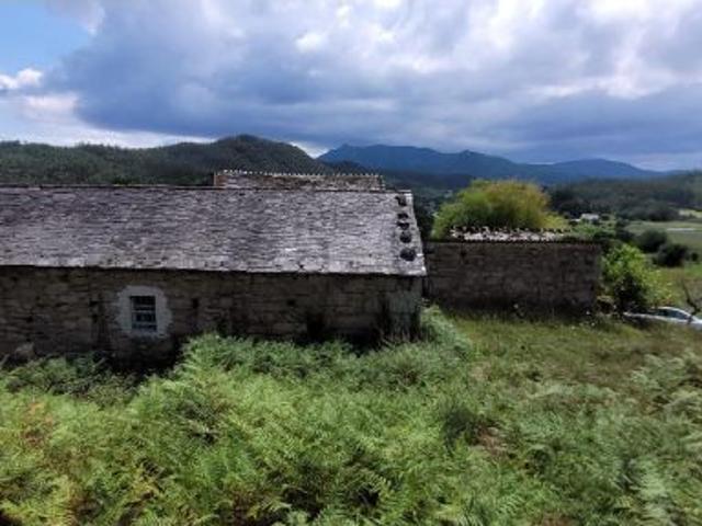 Casa de piedra con finca y espectaculares vistas en Oirán – Mondoñedo Lugo