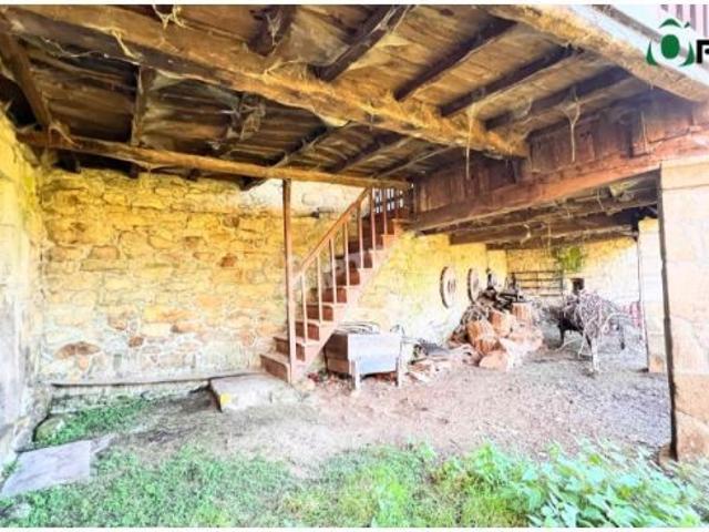 Casa de piedra con hórreo y finca en ayuntamiento de Silleda