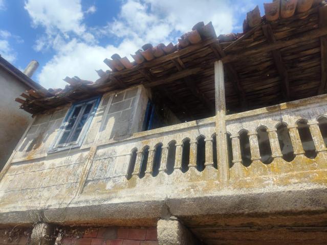 Casa de piedra con historia del año 1920 para reformar