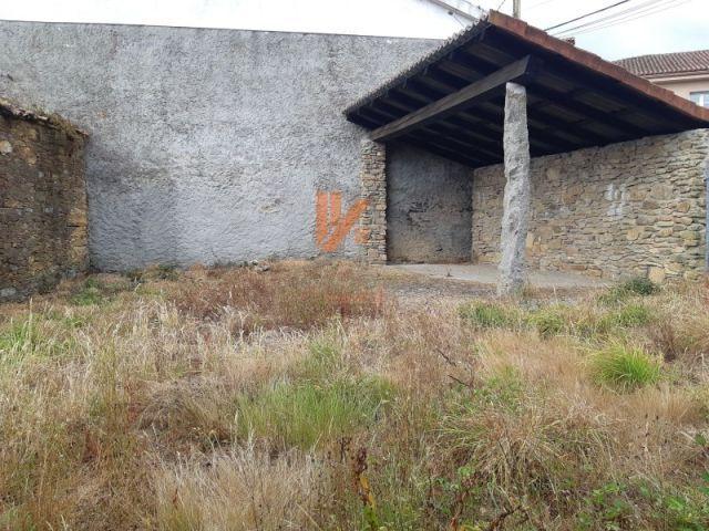 CASA DE PIEDRA CON JARDIN EN LA ZONA NORTE DE SANTIAGO