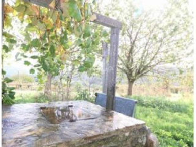 Casa de piedra con terreno en ayuntamiento de Silleda