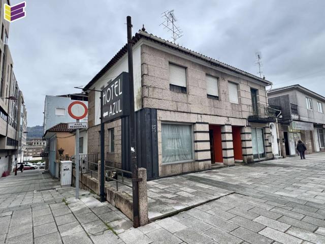 Casa de piedra de uso hotelero o residencial para vivir o hacer un edificio de 6 plantas para 11 viviendas !