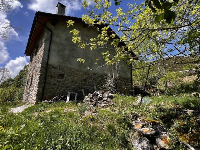 CASA DE PIEDRA DE DOS PLANTAS EN RIOSECO ESPINOSA DE LOS MONTEROS