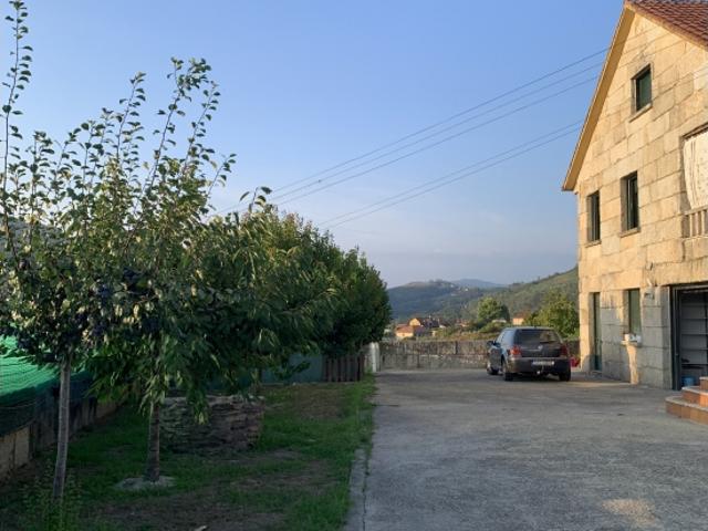 Casa de piedra en venta