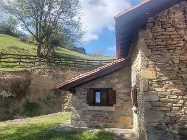 Casa de piedra en Venta en Piloña, Asturias
