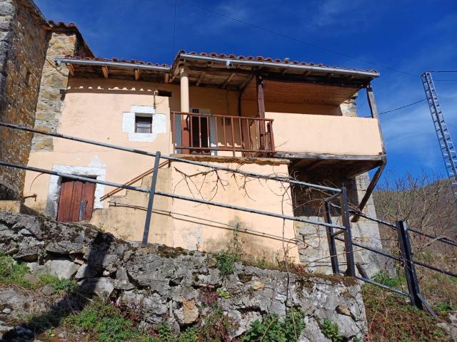 CASA DE PIEDRA EN BUSTABLADO ARREDONDO CANTABRIA