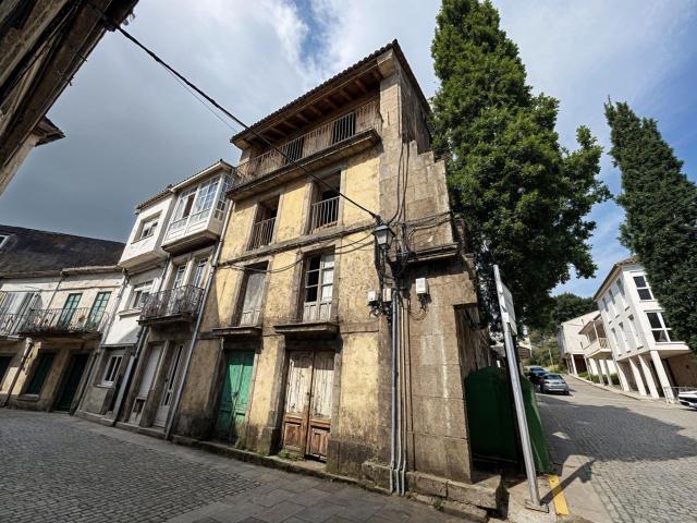 Casa de piedra en camino de Santiago en Corcubion