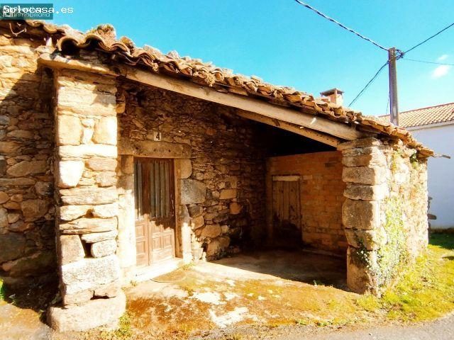 CASA DE PIEDRA en Santiago, para REHABILITAR, con finca de 2.000 m2