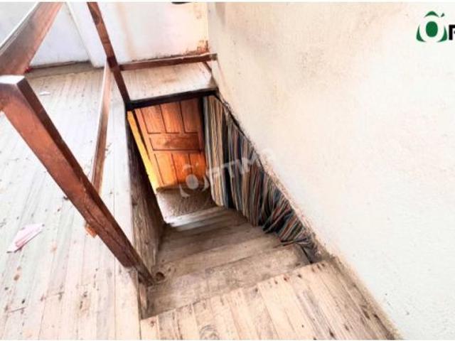 Casa de piedra para rehabilitar en ayuntamiento de El Pino