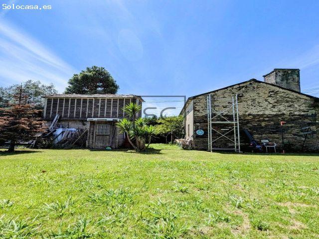 Casa de piedra para restaurar con finca edificable en Sedes, Narón