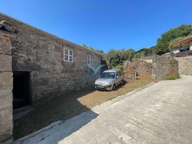 Casa de Piedra para Restaurar con Terreno