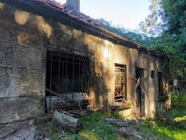 Casa de piedra pra reformar