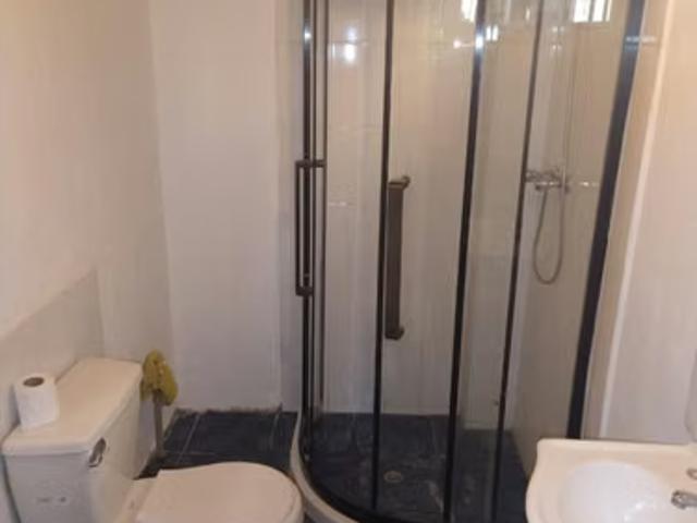 Casa de pisos más un subterraneo arrendada, en 560 | 5 dormitorios por 130900. 00 en Santiago