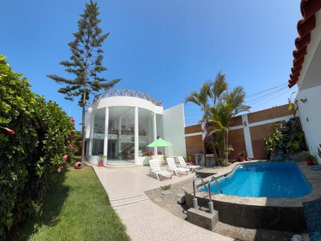 Casa de Playa de Ensueño en Pulpos – Vista al Mar y Confort Total