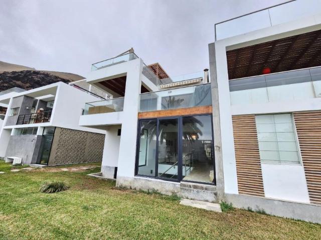 Venta de casa de playa en Las Gramas