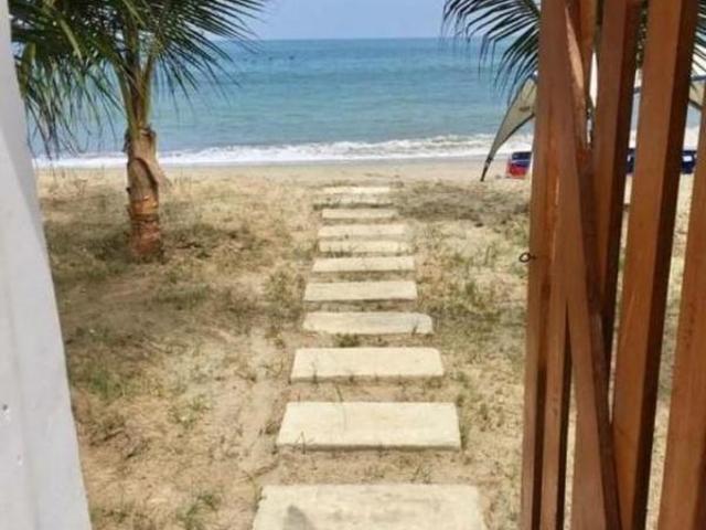 Casa de playa en condominio da fila tumbes