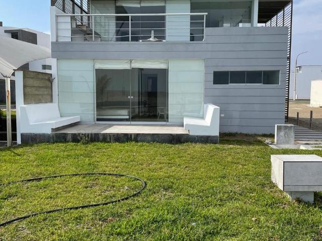 Casa de Playa en Venta en Primera Fila – Las Terrazas, Sarapampa, Asia