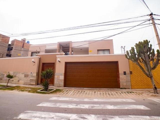 Casa de Playa 3 Pisos en Venta Lambayeque Pimentel