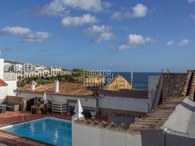 Casa de praia T3, piscina comum e vista para o mar localizad. 108m² Burgau