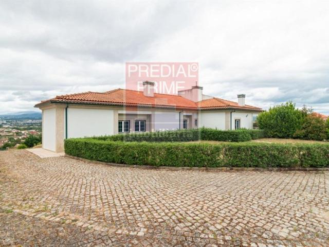 Casa de 350 m² à venda Chaves, Vila Real