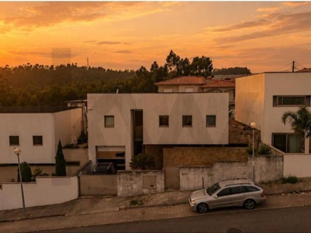 Casa de prestígio de 426 m² à venda Vila Nova de Famalicão, Portugal