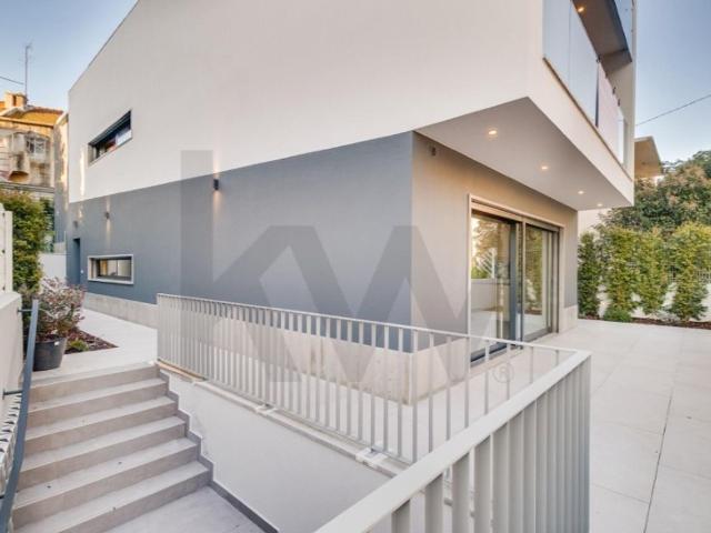 Casa de prestígio de 468 m² à venda Almada, Setúbal