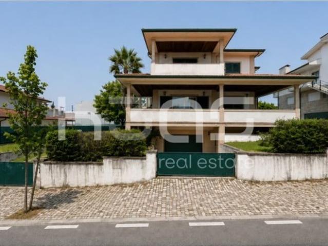 Casa de prestígio de 478 m² à venda Guimarães, Braga