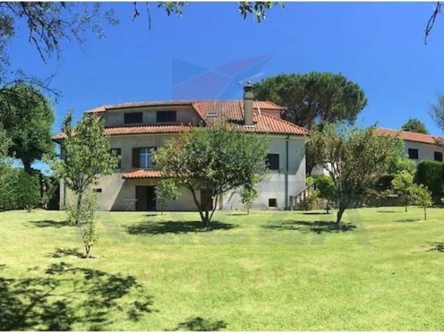 Casa de 710 m² à venda Vila Verde, Portugal