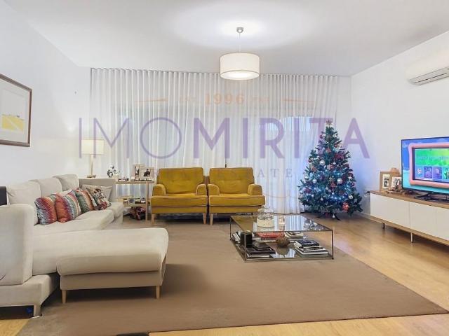 Casa de prestígio de 765 m² à venda Brandoa, Amadora, Lisboa